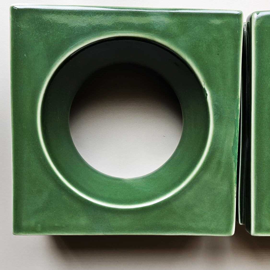 Rónn - Shiny Green - Let op: touch ups.