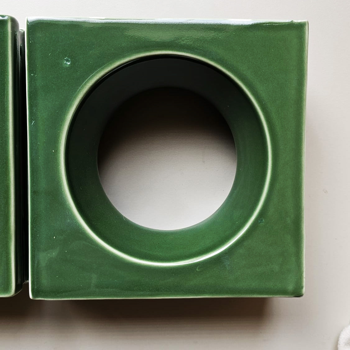 Rónn - Shiny Green - Let op: touch ups.